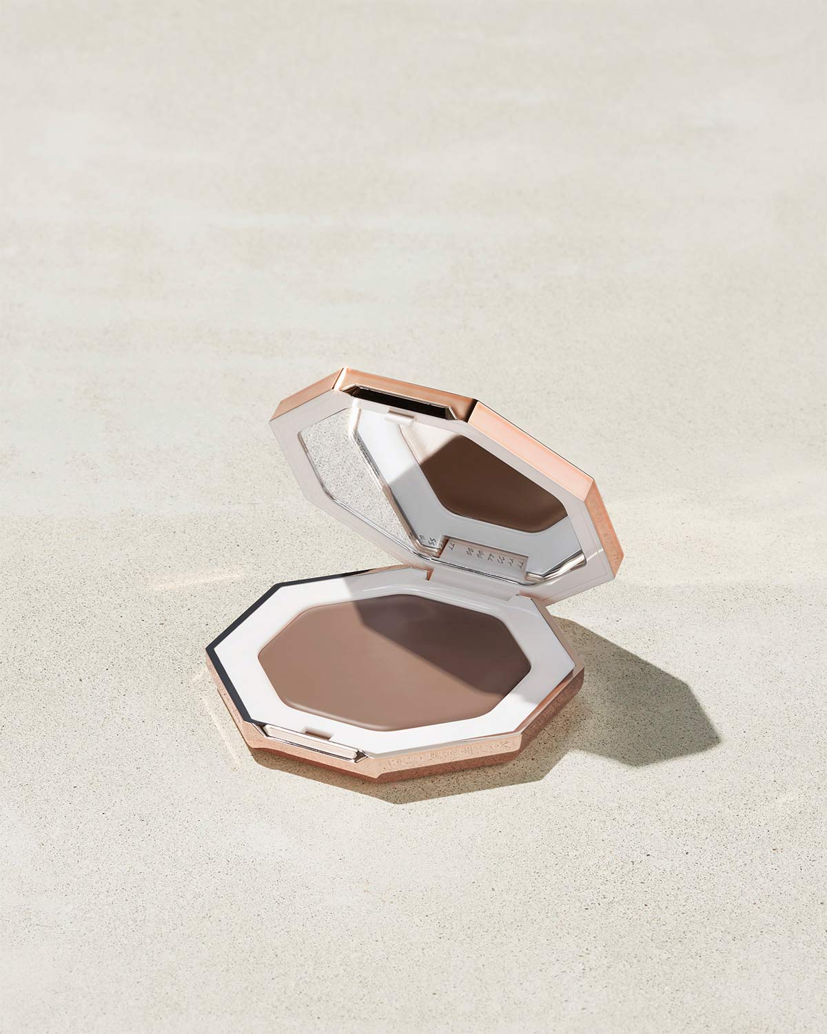 Cheeks Out Freestyle Cream Bronzer — Amber