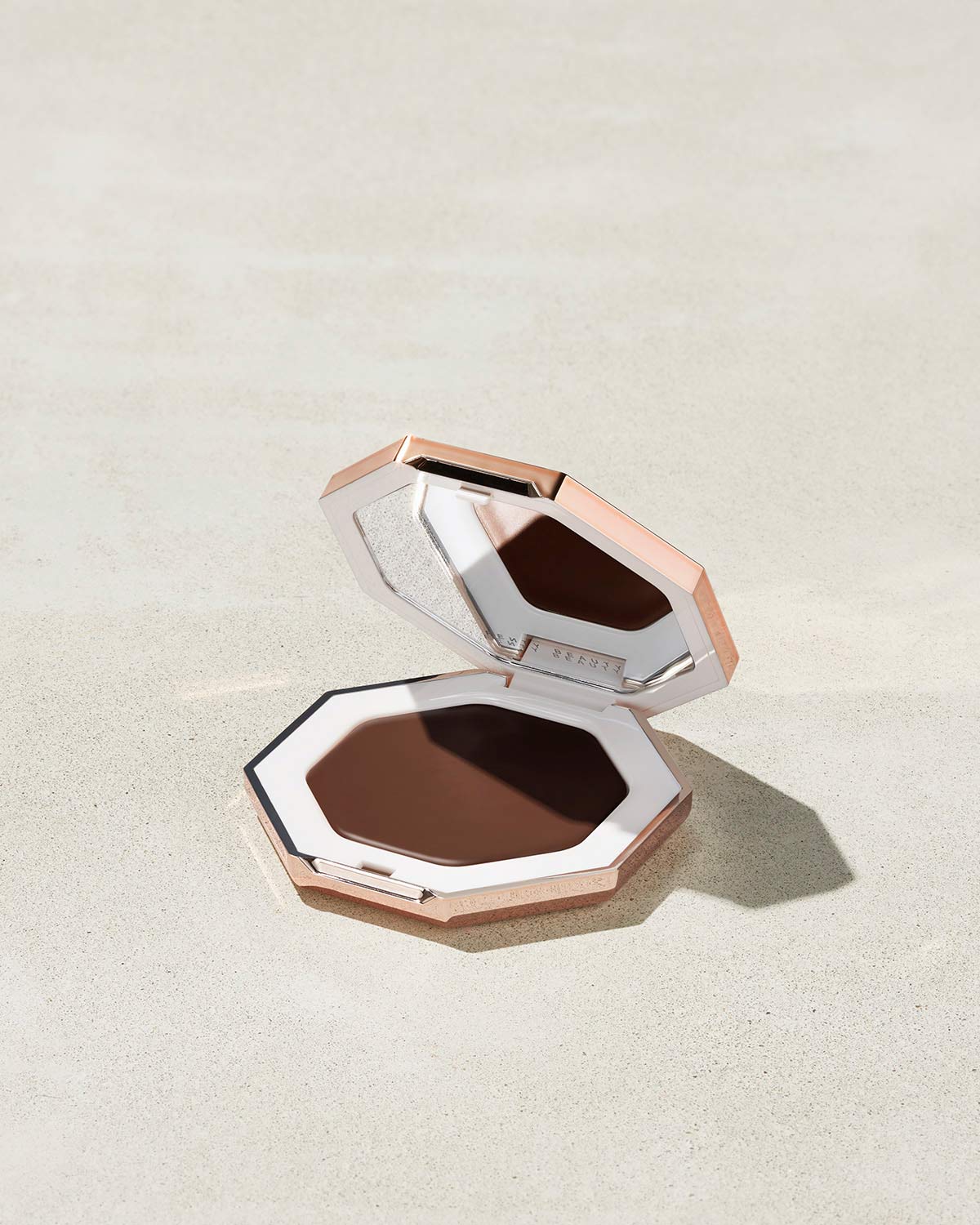 Cheeks Out Freestyle Cream Bronzer — Chocolate