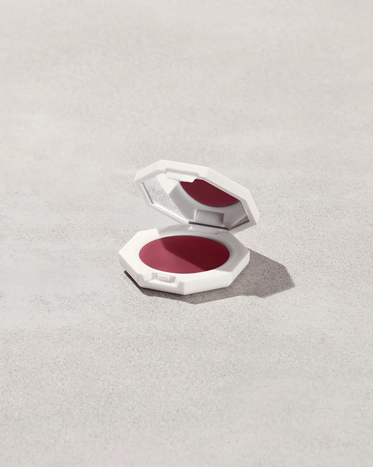 Cheeks Out Freestyle Cream Blush — Riri